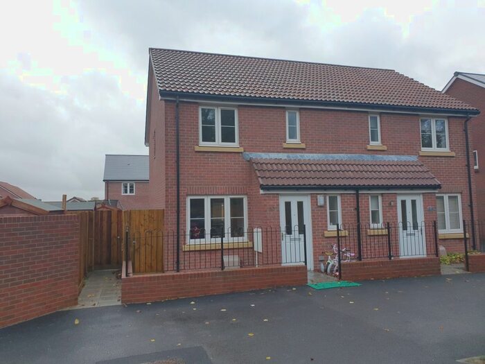 3 Bedroom Semi-Detached House To Rent In Maple Road, Shaftesbury, SP7