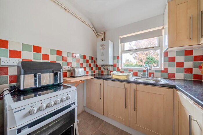 1 Bedroom Maisonette For Sale In Ray Park Road, Maidenhead, SL6