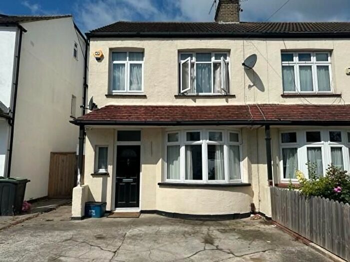 3 Bedroom Semi Detached House To Rent In Lonsdale Road, Southend-On-Sea, Essex, SS2