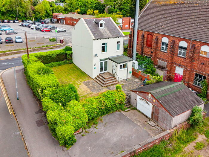 4 Bedroom Detached House For Sale In High Street, Royston, S71