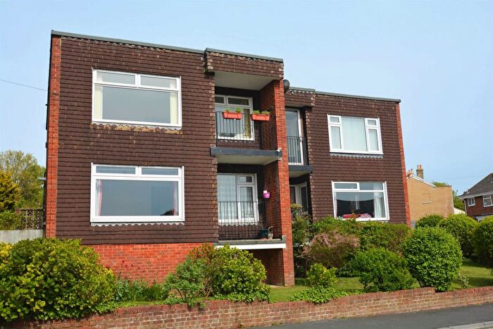 2 Bedroom Flat To Rent In Clarence Road, East Cowes, PO32