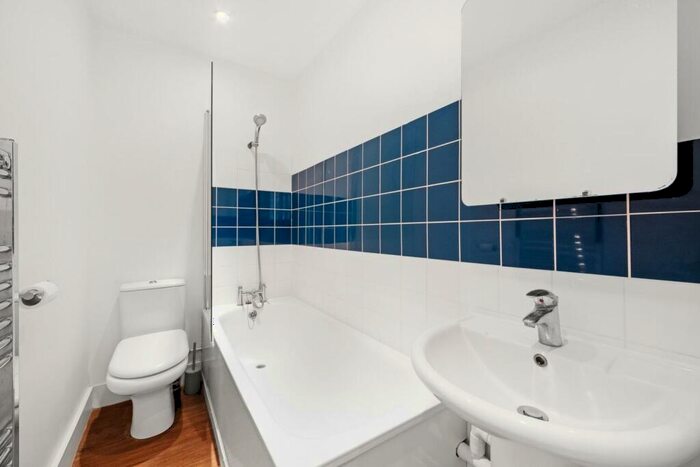 1 Bedroom Apartment For Sale In Rosendale Road, Dulwich, SE21