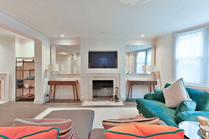 2 Bedroom Flat For Sale In Redburn Street, Chelsea, London, SW3