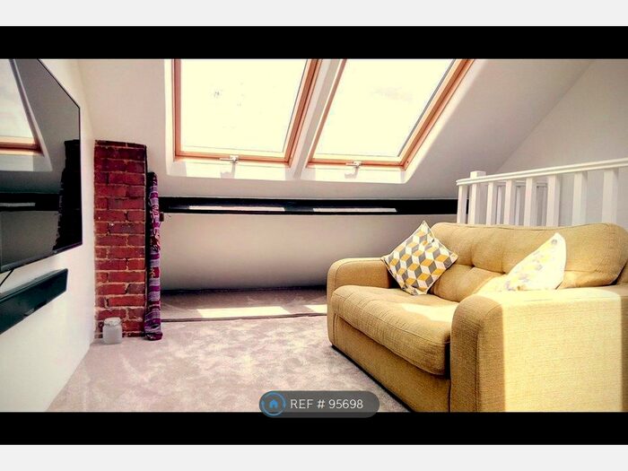 3 Bedroom Terraced House To Rent In Edgehill Street, Reading, RG1