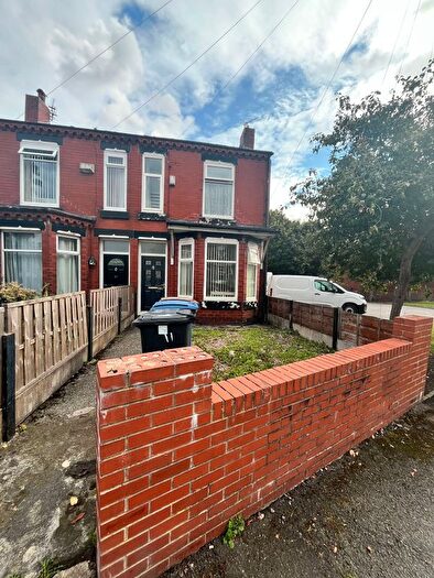 3 Bedroom Semi-detached House For Sale In Shakespeare Crescent, Manchester, M30