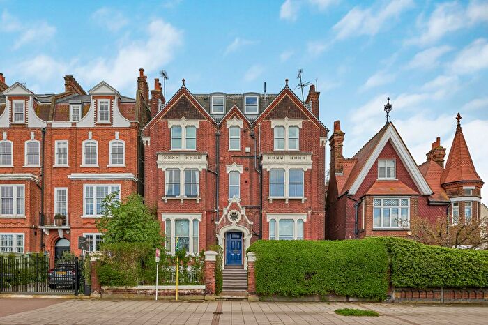 2 Bedroom Property For Sale In Clapham Common South Side, London, SW4