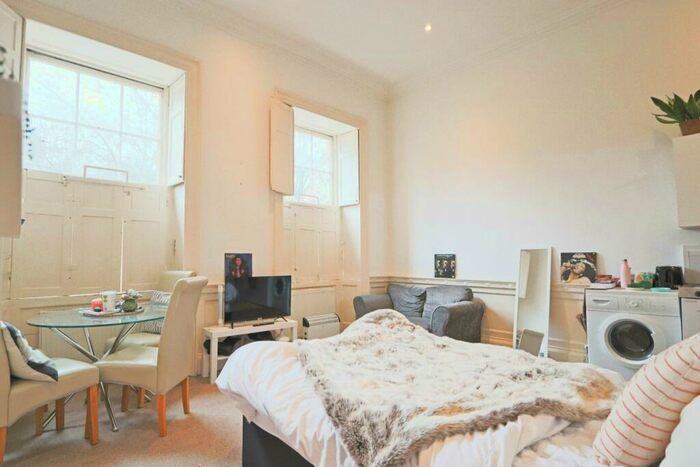 Studio To Rent In Berkeley Square, Bristol, BS8 - Photo 2