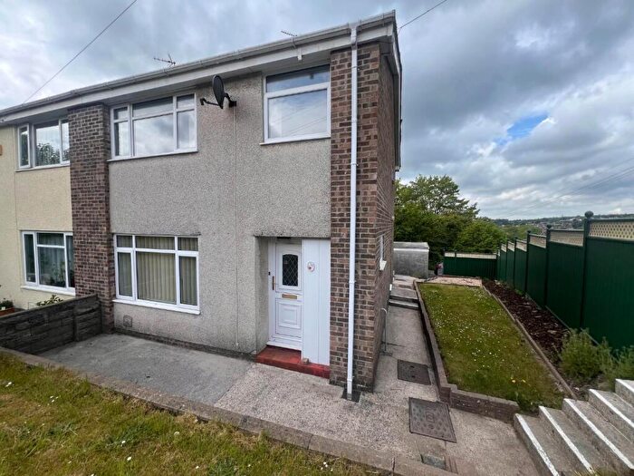 3 Bedroom Semi-Detached Bungalow To Rent In Woodside Avenue, Bridgend, CF31