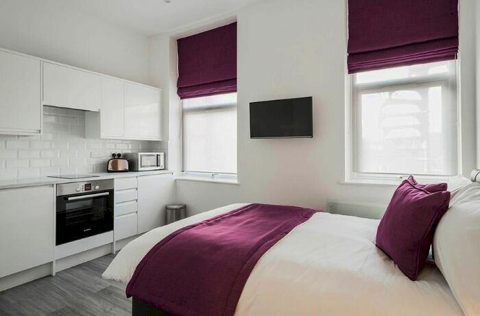 Studio To Rent In Finchley Road, London, NW3