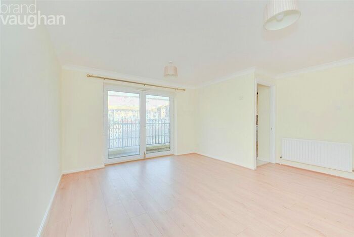 2 Bedroom Flat To Rent In Collingwood Court, The Strand, Brighton, BN2
