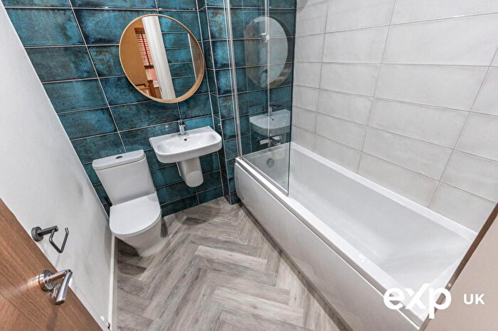 3 Bedroom Semi-Detached House For Sale In White Ash Road, Alfreton, South Normanton, DE55