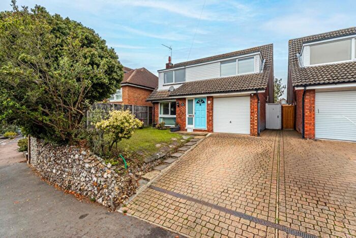4 Bedroom Detached House To Rent In Waverley Road, St. Albans, Hertfordshire, AL3