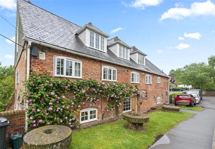 2 Bedroom Flat To Rent In London Road, Dorking, RH4