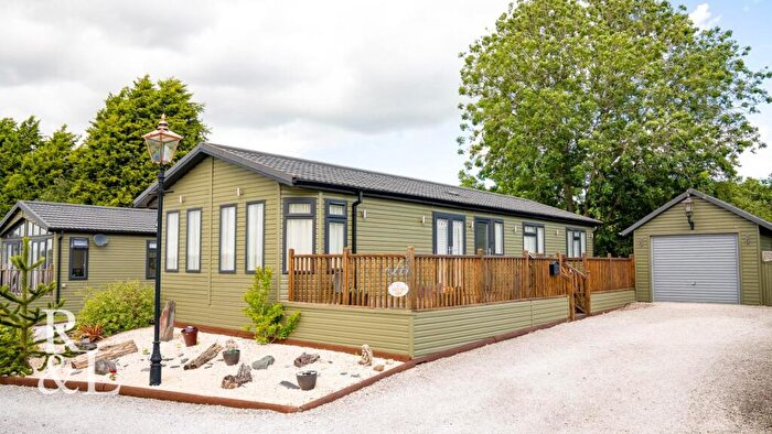 2 Bedroom Park Home For Sale In Spring Cottage Road, Overseal, DE12