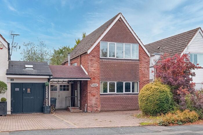 4 Bedroom Link Detached House For Sale In Downsell Road, Redditch, B97