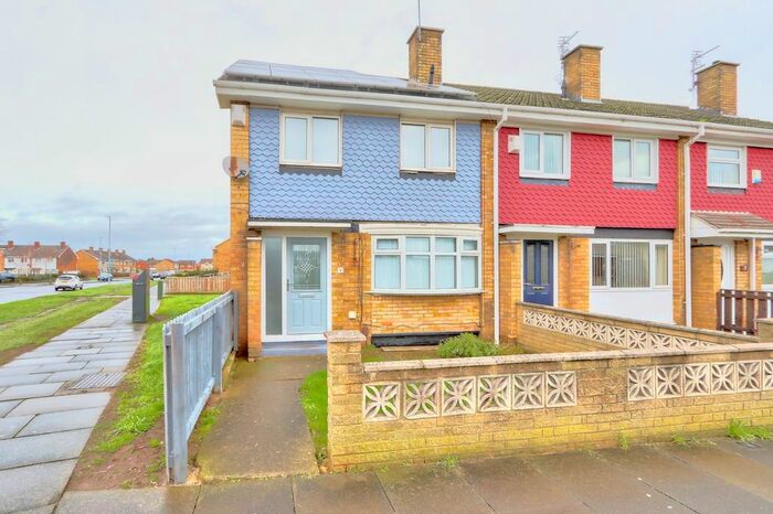 3 Bedroom End Of Terrace House To Rent In Tothill Avenue, Ormesby, TS3