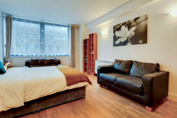 1 Bedroom Flat For Sale In Masons Yard, Clerkenwell, London, EC1V