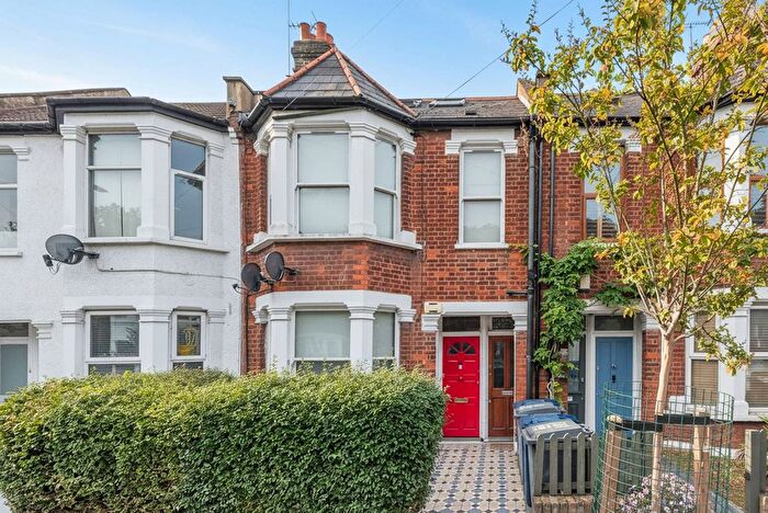 1 Bedroom Flat For Sale In Oak Grove, Cricklewood, London, NW2