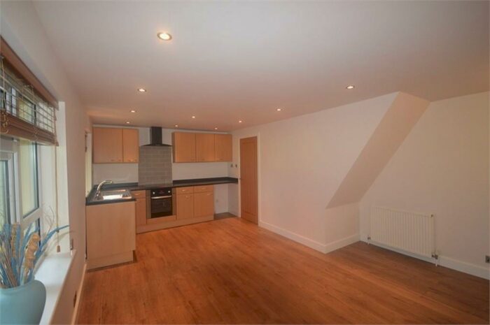 2 Bedroom Flat To Rent In Daw Royds, Almondbury, Huddersfield, West Yorkshire, HD5