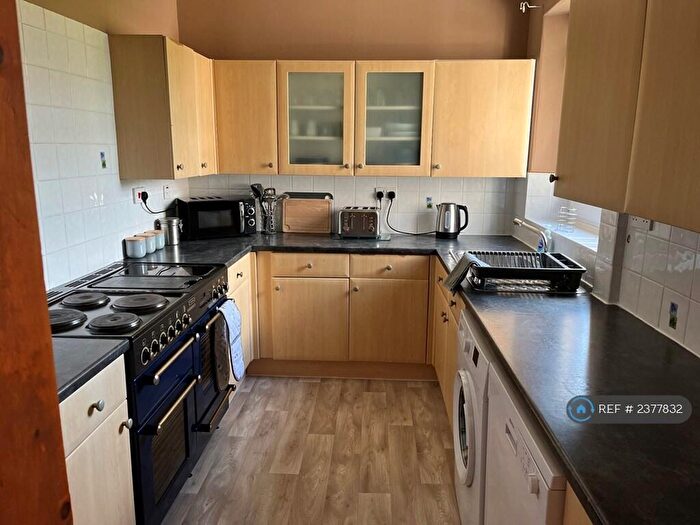 6 Bedroom Flat To Rent In King Street, Aberdeen, AB24