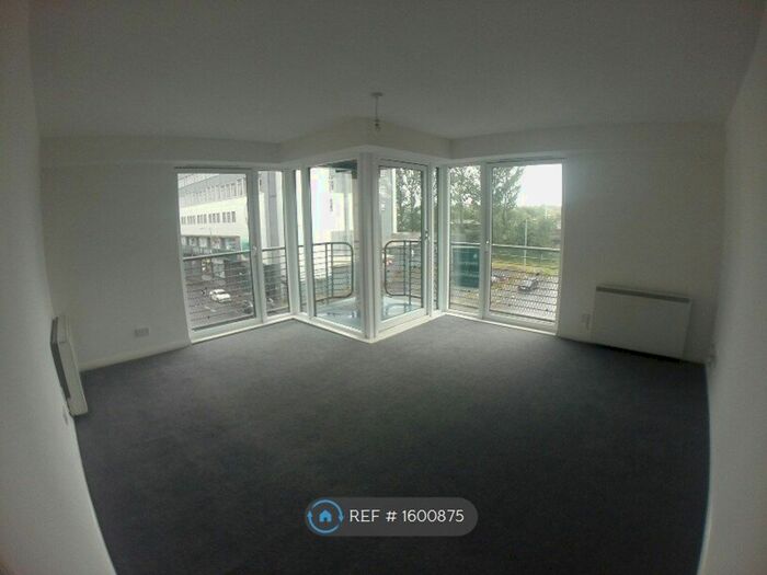 3 Bedroom Flat To Rent In Wallace Street, Glasgow, G5