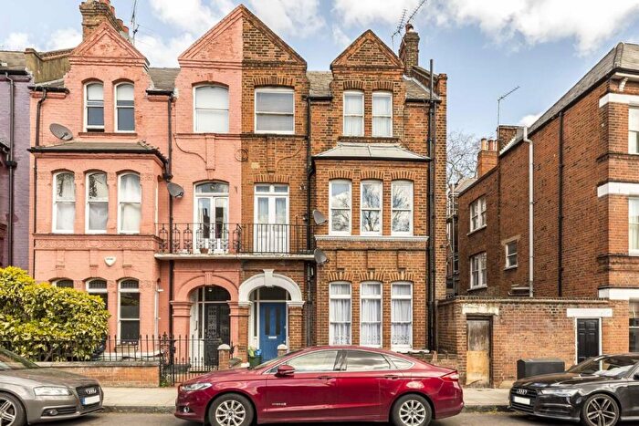 2 Bedroom Flat To Rent In Baalbec Road, Islington, N5