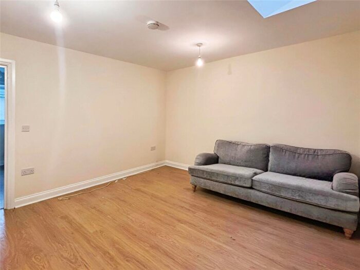 1 Bedroom Flat To Rent In Canterbury Street, Gillingham, Kent, ME7