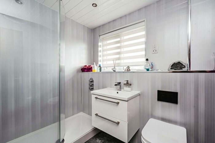 1 Bedroom End Of Terrace House For Sale In Bronwydd, Birchgrove, Swansea, SA7