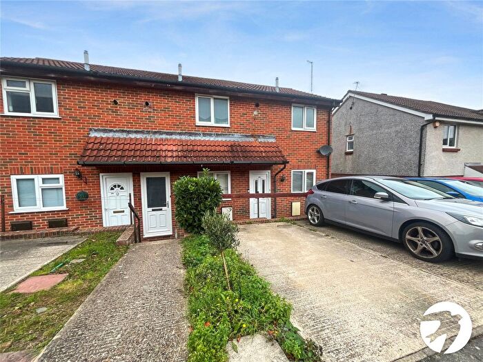 1 Bedroom End Terrace House To Rent In Freshwater Road, Chatham, Kent, ME5