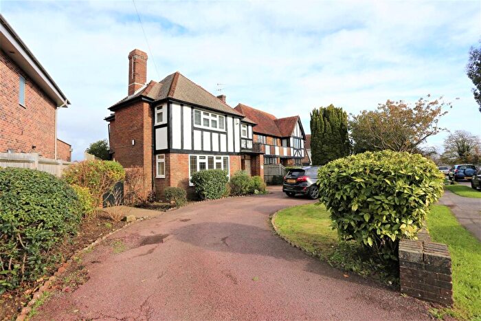 4 Bedroom House To Rent In Tongdean Lane, Brighton, BN1