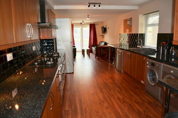 8 Bedroom Terraced House To Rent In Flora Street, Cathays, CF24