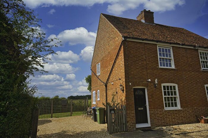 2 Bedroom Property To Rent In East End, North Crawley, MK16