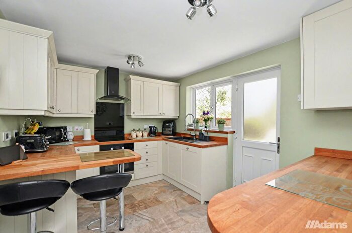4 Bedroom Detached House For Sale In Long Spinney, Norton, WA7
