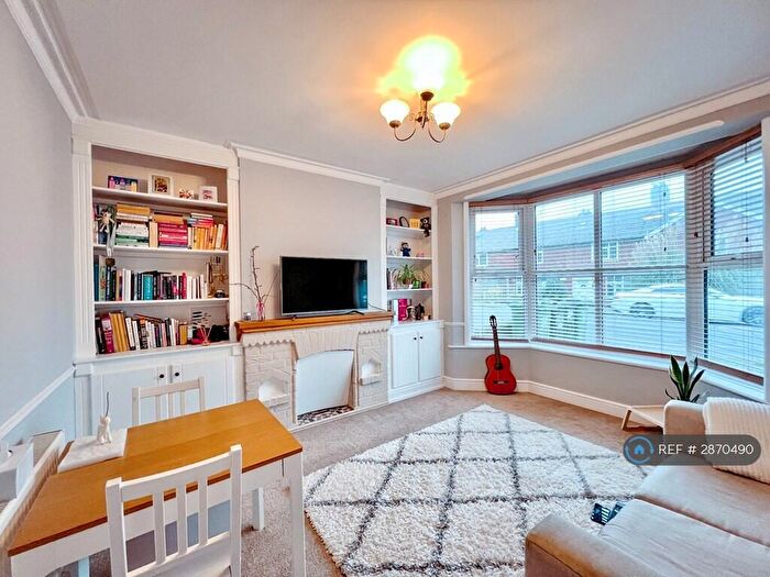 2 Bedroom Flat To Rent In Whitley Road, Eastbourne, BN22