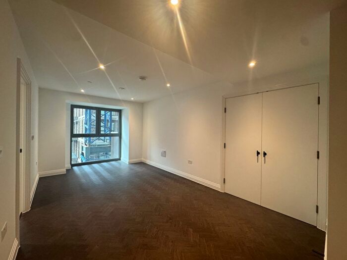 1 Bedroom Flat To Rent In Eden Place, London, E16