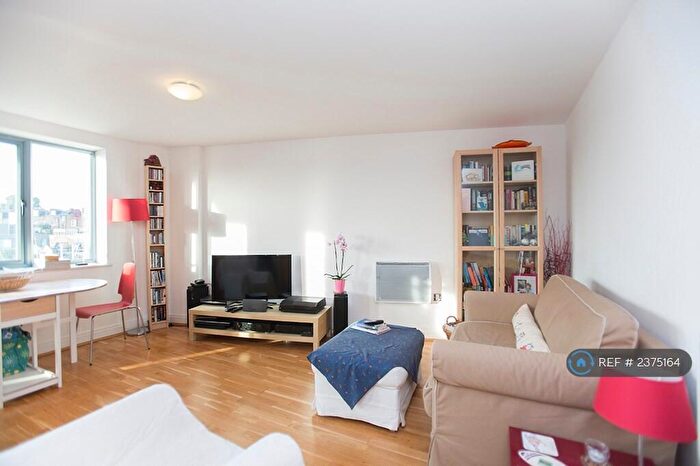 2 Bedroom Flat To Rent In Regents Park Road, London, NW1
