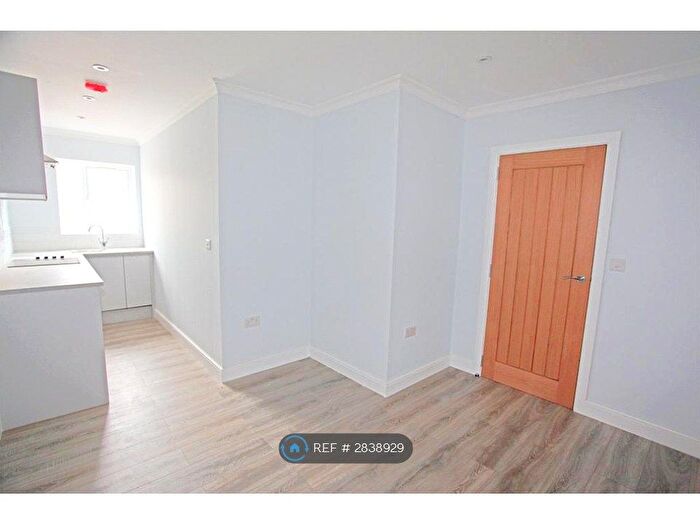 1 Bedroom Flat To Rent In Lea Bridge Road, London, E10