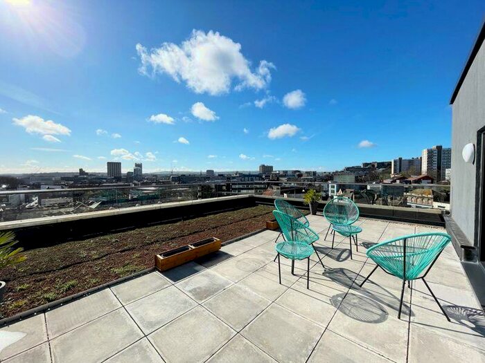 3 Bedroom Flat To Rent In Beckford House, Carmen Beckford Street, Bristol, BS1