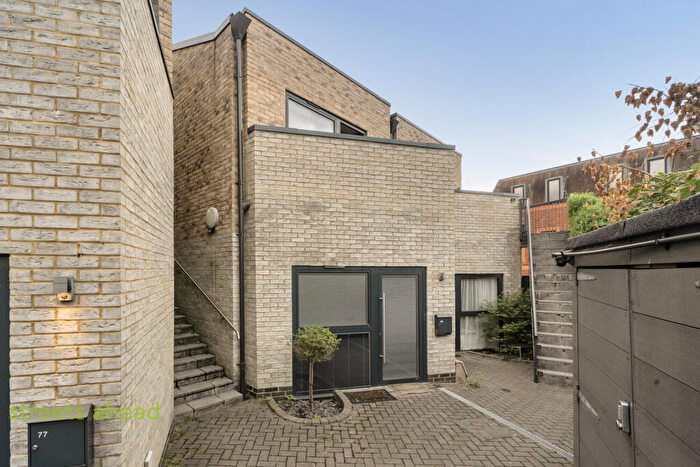 1 Bedroom Apartment For Sale In Edward Road, Coulsdon, CR5