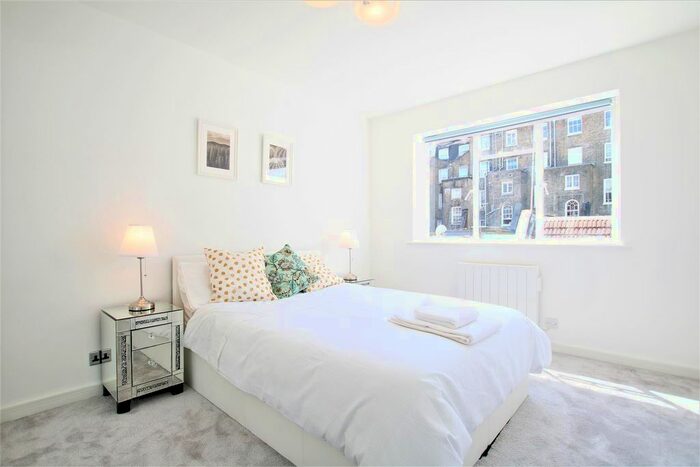 2 Bedroom Flat To Rent In Devonshire Court, Gloucester Terrace, Paddington, London, W2