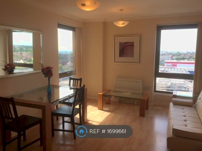 1 Bedroom Flat To Rent In Poulton Court, London, W3