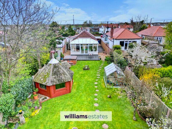 3 Bedroom Detached Bungalow For Sale In Abergele Road, Rhuddlan, LL18