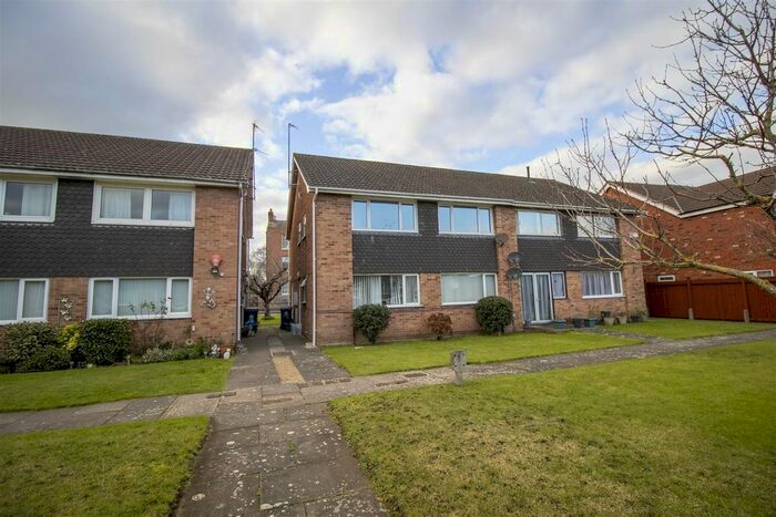 2 Bedroom Maisonette To Rent In Kingsholm Road, Gloucester, GL1