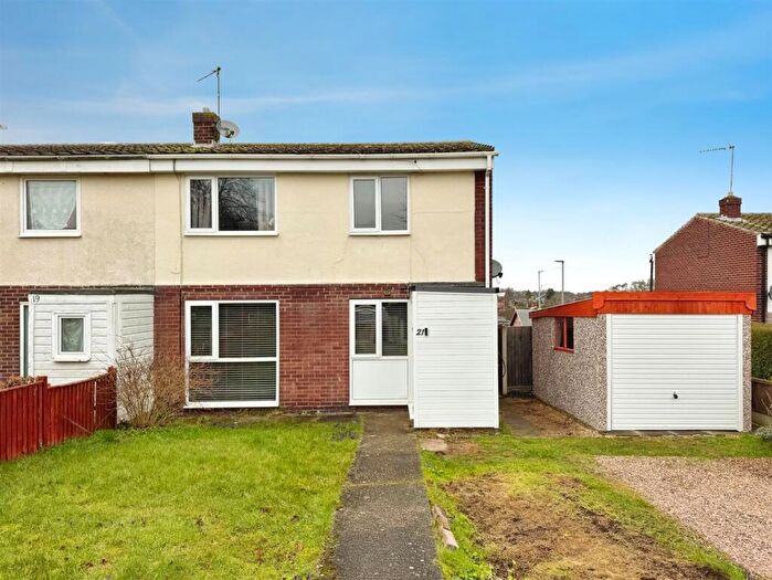 3 Bedroom Semi Detached House For Sale In Maple Drive, Worksop, S81