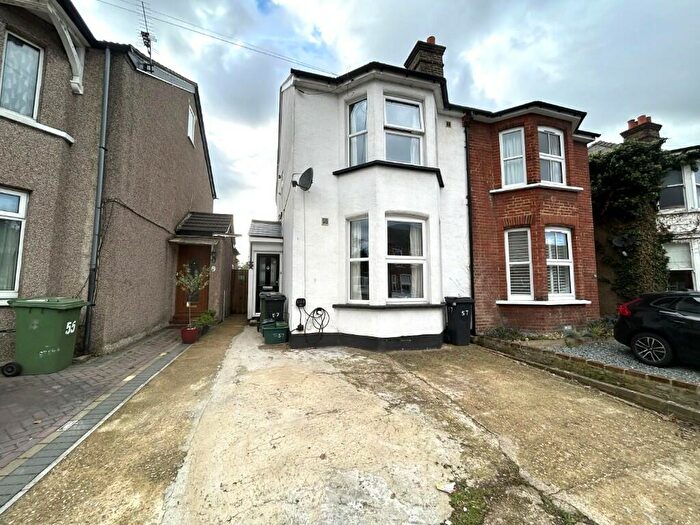 3 Bedroom Semi-Detached House To Rent In Hook Road, Epsom, Surrey, KT19