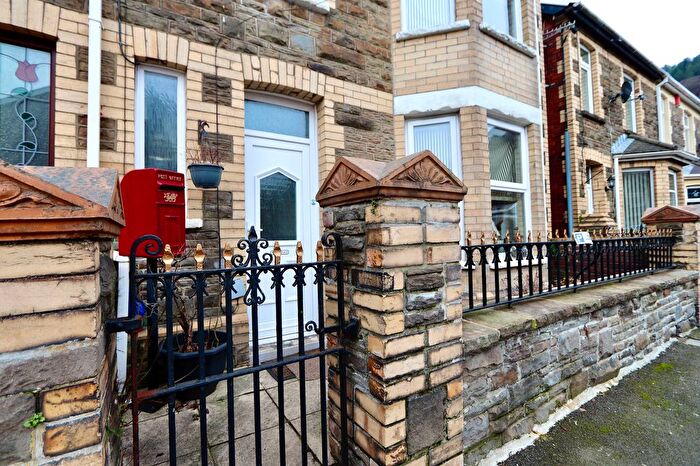 3 Bedroom Semi-Detached House For Sale In Park Place, Cross Keys, NP11