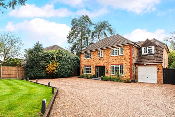 5 Bedroom Detached House For Sale In Parvis Road, West Byfleet, Surrey, KT14