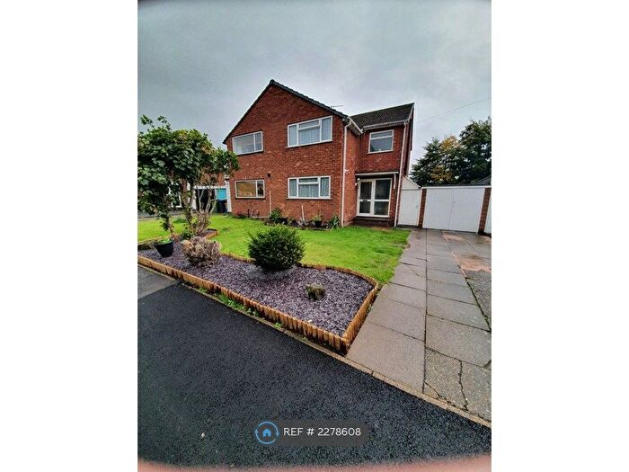 3 Bedroom Semi-Detached House To Rent In Broadway Avenue, Telford, TF2