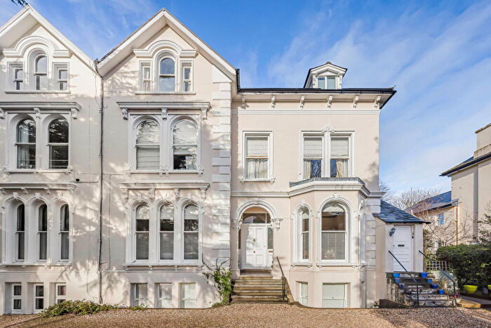 3 Bedroom Apartment For Sale In Shurdington Road, Leckhampton, Cheltenham, GL53