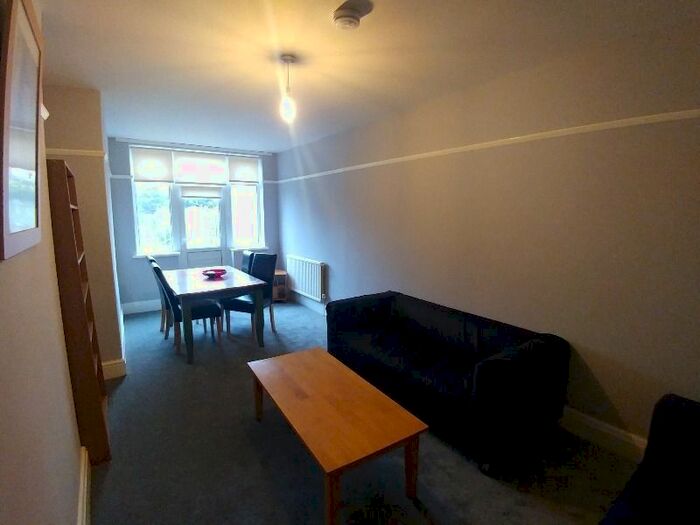 5 Bedroom Semi-Detached House To Rent In Marlborough Road, Beeston, Nottingham, NG9